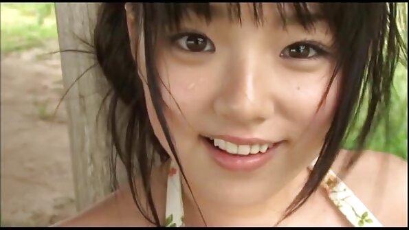 ស្រើបស្រាល ប្រ៊ុយណេត ត្រូវមិត្តប្រុស បន្ទាប់ពីងូតទឹករួច